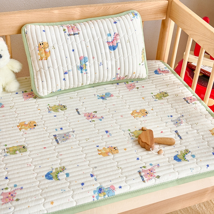 91家纺网 家纺一手货源 找家纺 （总）X猫先生 2025新款全棉双层纱婴幼儿童床盖夹棉床单睡垫薄床垫子母婴级