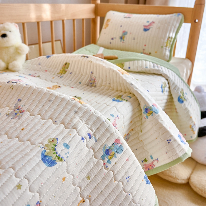 91家纺网 家纺一手货源 找家纺 （总）X猫先生 2025新款全棉双层纱婴幼儿童床盖夹棉床单睡垫薄床垫子母婴级