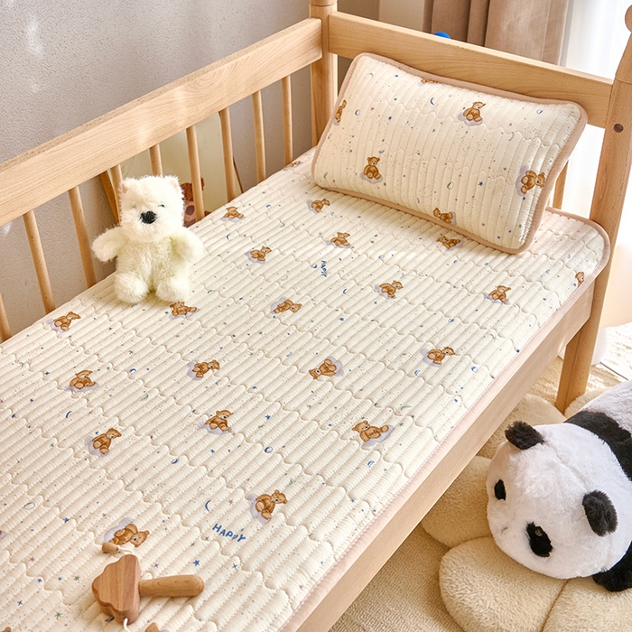 91家纺网 家纺一手货源 找家纺 X猫先生 2025新款全棉双层纱婴幼儿童床盖夹棉床单睡垫薄床垫子母婴级 晚安小熊