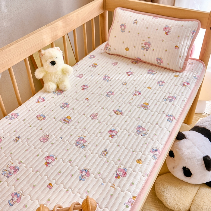 91家纺网 家纺一手货源 找家纺 （总）X猫先生 2025新款全棉双层纱婴幼儿童床盖夹棉床单睡垫薄床垫子母婴级