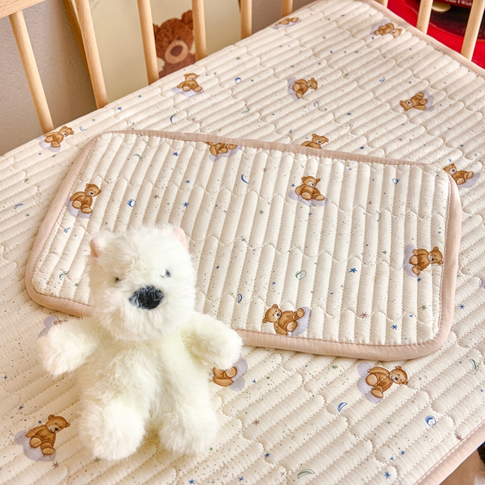 91家纺网 家纺一手货源 找家纺 X猫先生 2025新款全棉双层纱婴幼儿童床盖夹棉床单睡垫薄床垫子母婴级 晚安小熊