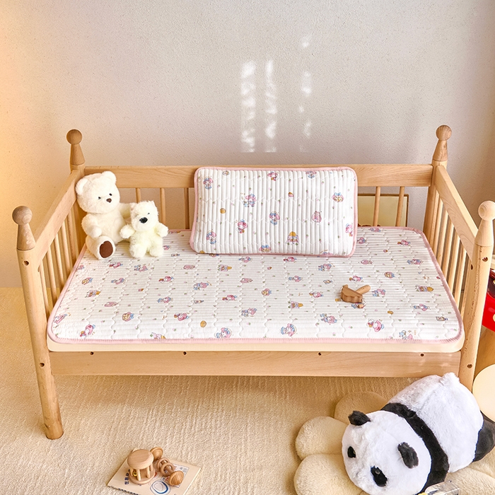91家纺网 家纺一手货源 找家纺 X猫先生 2025新款全棉双层纱婴幼儿童床盖夹棉床单睡垫薄床垫子母婴级 玩趣萌物