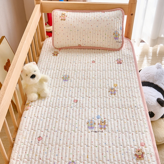 91家纺网 家纺一手货源 找家纺 X猫先生 2025新款全棉双层纱婴幼儿童床盖夹棉床单睡垫薄床垫子母婴级 幸运小伙伴