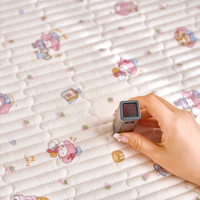 91家纺网 家纺一手货源 找家纺 X猫先生 2025新款全棉双层纱婴幼儿童床盖夹棉床单睡垫薄床垫子母婴级 玩趣萌物