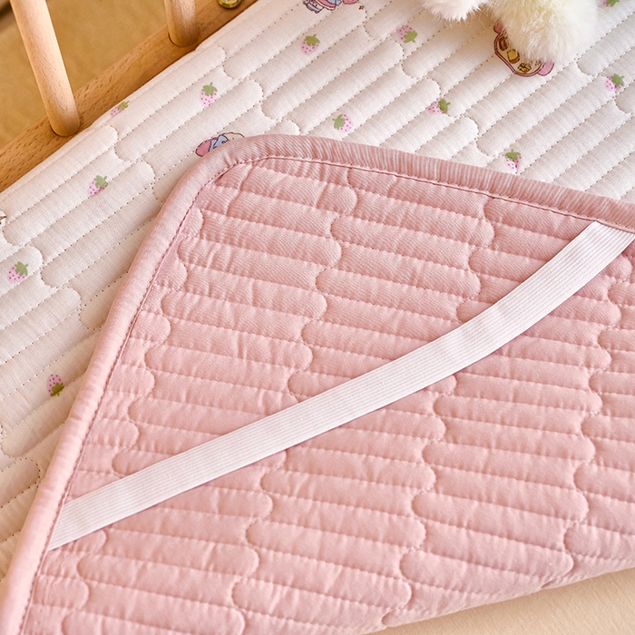 91家纺网 家纺一手货源 找家纺 X猫先生 2025新款全棉双层纱婴幼儿童床盖夹棉床单睡垫薄床垫子母婴级 玩趣萌物