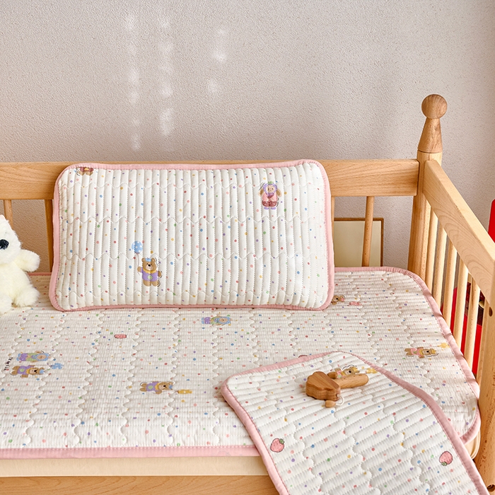 91家纺网 家纺一手货源 找家纺 X猫先生 2025新款全棉双层纱婴幼儿童床盖夹棉床单睡垫薄床垫子母婴级 幸运小伙伴