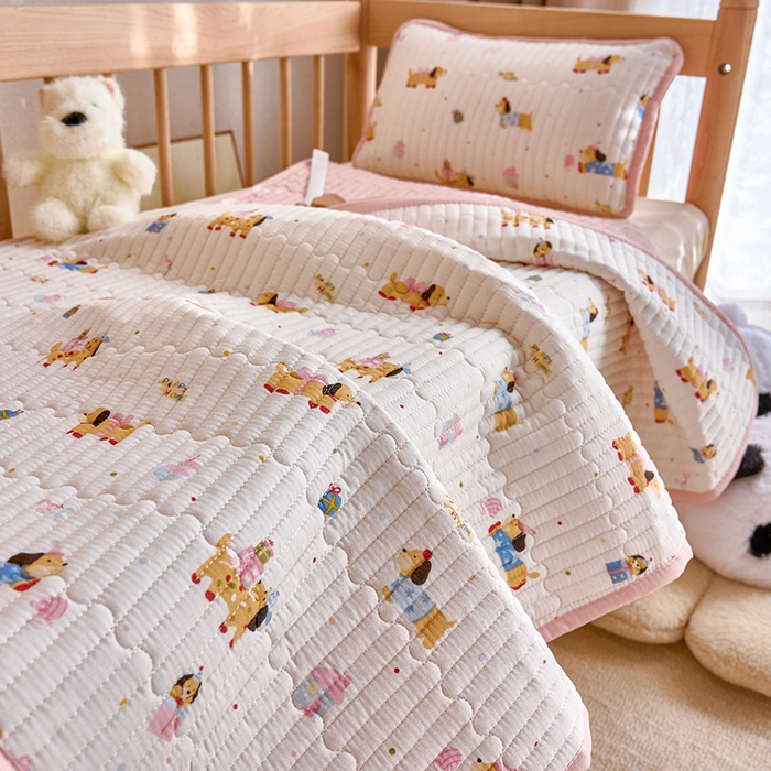 91家纺网 家纺一手货源 找家纺 X猫先生 2025新款全棉双层纱婴幼儿童床盖夹棉床单睡垫薄床垫子母婴级 狗狗礼物