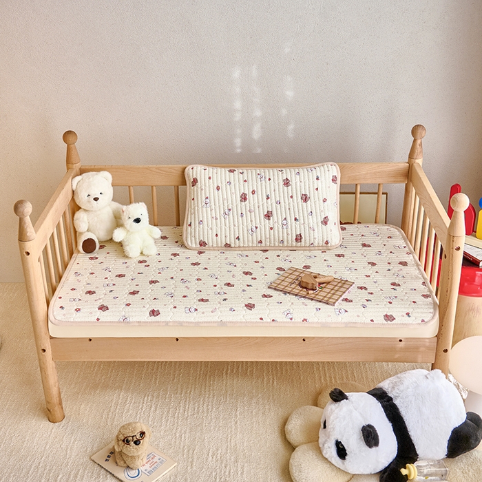 91家纺网 家纺一手货源 找家纺 X猫先生 2025新款全棉双层纱婴幼儿童床盖夹棉床单睡垫薄床垫子母婴级 甜卡日常