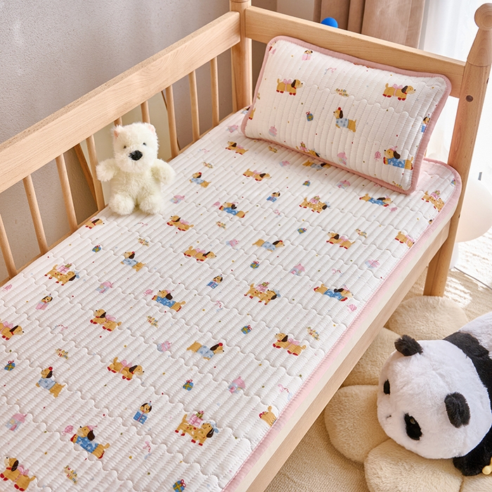 91家纺网 家纺一手货源 找家纺 X猫先生 2025新款全棉双层纱婴幼儿童床盖夹棉床单睡垫薄床垫子母婴级 狗狗礼物