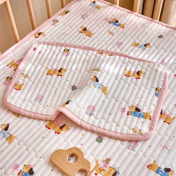 91家纺网 家纺一手货源 找家纺 X猫先生 2025新款全棉双层纱婴幼儿童床盖夹棉床单睡垫薄床垫子母婴级 狗狗礼物