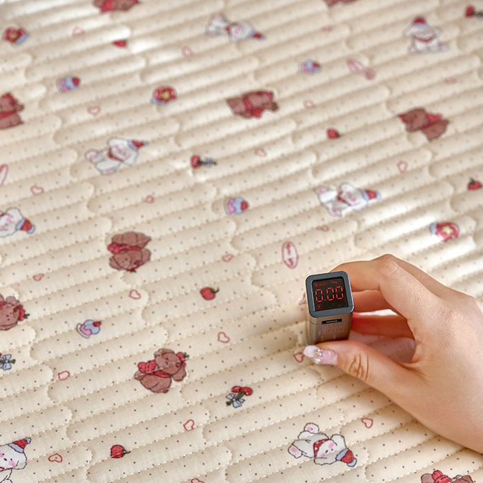 91家纺网 家纺一手货源 找家纺 X猫先生 2025新款全棉双层纱婴幼儿童床盖夹棉床单睡垫薄床垫子母婴级 甜卡日常