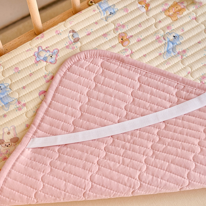 91家纺网 家纺一手货源 找家纺 X猫先生 2025新款全棉双层纱婴幼儿童床盖夹棉床单睡垫薄床垫子母婴级 花漾小熊