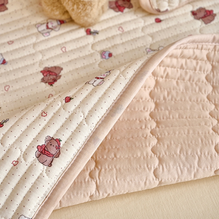 91家纺网 家纺一手货源 找家纺 X猫先生 2025新款全棉双层纱婴幼儿童床盖夹棉床单睡垫薄床垫子母婴级 甜卡日常