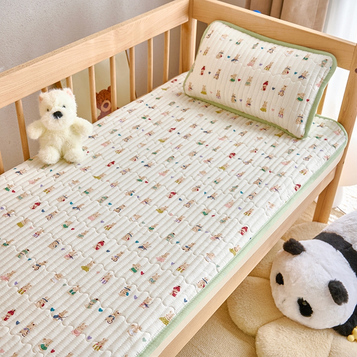 91家纺网 家纺一手货源 找家纺 X猫先生 2025新款全棉双层纱婴幼儿童床盖夹棉床单睡垫薄床垫子母婴级 甜心兔乐园