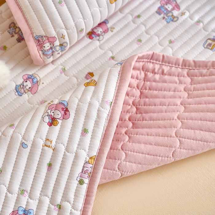 91家纺网 家纺一手货源 找家纺 X猫先生 2025新款全棉双层纱婴幼儿童床盖夹棉床单睡垫薄床垫子母婴级 玩趣萌物