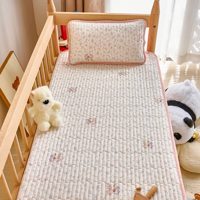 91家纺网 家纺一手货源 找家纺 X猫先生 2025新款全棉双层纱婴幼儿童床盖夹棉床单睡垫薄床垫子母婴级 田园兔