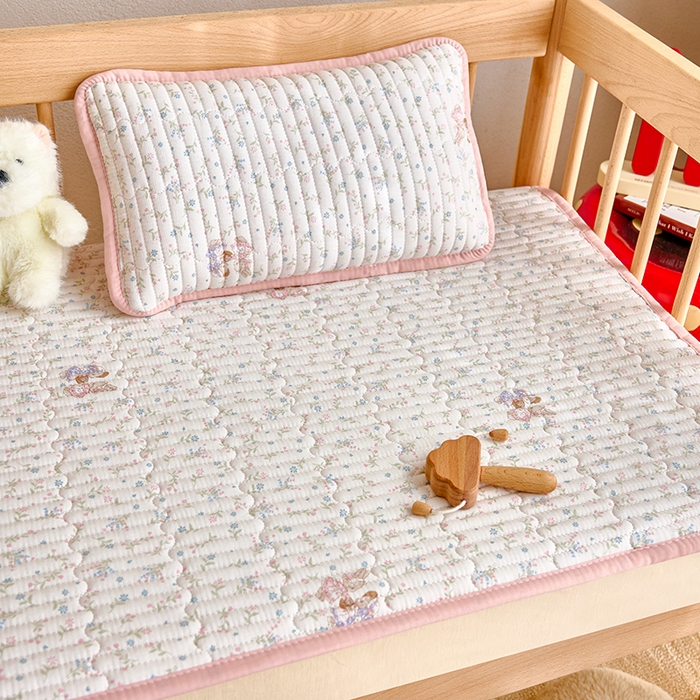 91家纺网 家纺一手货源 找家纺 X猫先生 2025新款全棉双层纱婴幼儿童床盖夹棉床单睡垫薄床垫子母婴级 田园兔