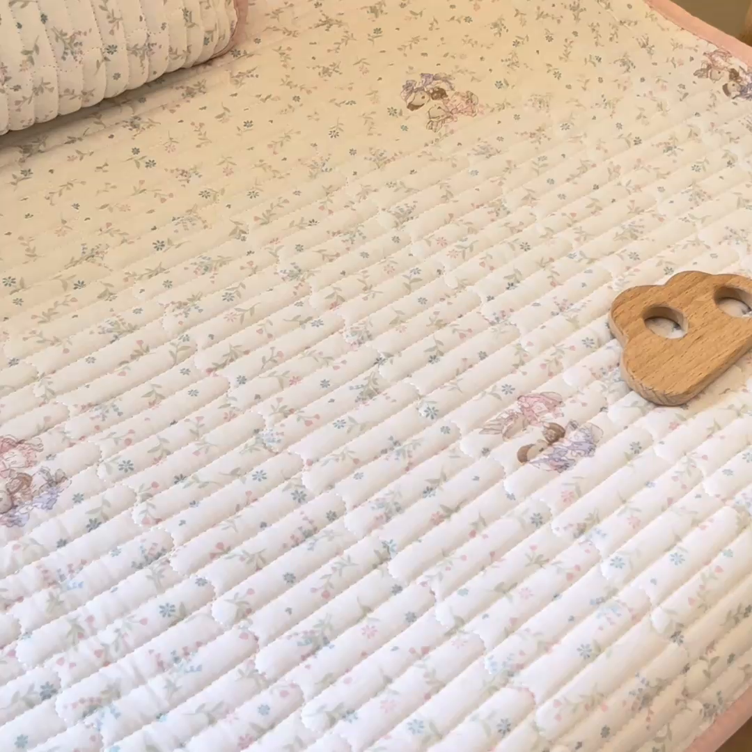 91家纺网 家纺一手货源 找家纺 X猫先生 2025新款全棉双层纱婴幼儿童床盖夹棉床单睡垫薄床垫子母婴级 田园兔