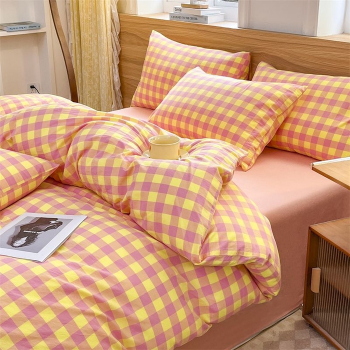 91家纺网 家纺一手货源 找家纺 美尔惠家纺 2025直播热款无印风色织水洗四件套简约格子款学生宿舍三件套床单款 粉黄中格