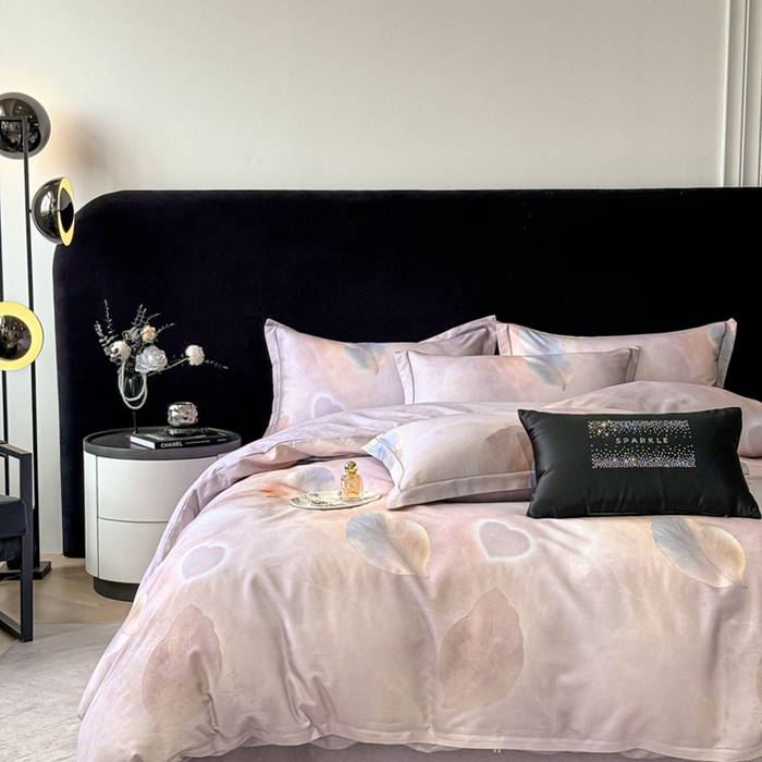 91家纺网 家纺一手货源 找家纺 喜四方 2025新款加厚天丝棉磨毛数码印花四件套 寄情绯叶-粉