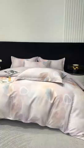 91家纺网 家纺一手货源 找家纺 喜四方 2025新款加厚天丝棉磨毛数码印花四件套 寄情绯叶-粉