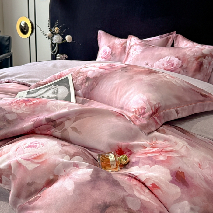 91家纺网 家纺一手货源 找家纺 喜四方 2025新款加厚天丝棉磨毛数码印花四件套 绮梦-粉