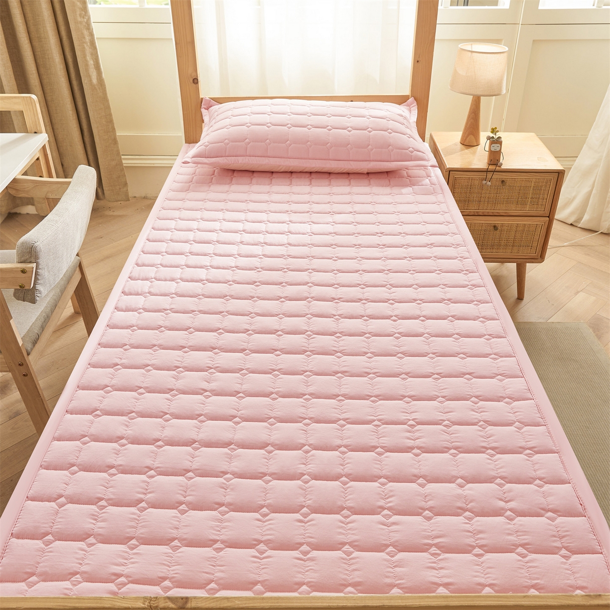 91家纺网 家纺一手货源 找家纺 （总）恒爱家纺 2025新款学生季糯糯棉纯色床护垫