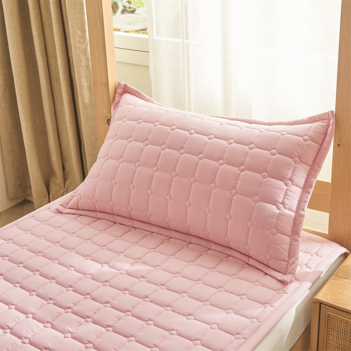 91家纺网 家纺一手货源 找家纺 （总）恒爱家纺 2025新款学生季糯糯棉纯色床护垫