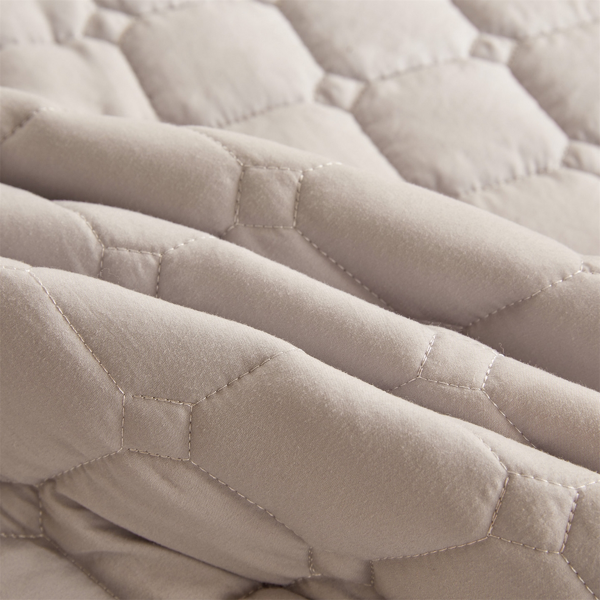 91家纺网 家纺一手货源 找家纺 恒爱家纺 2025新款学生季糯糯棉纯色床护垫 灰