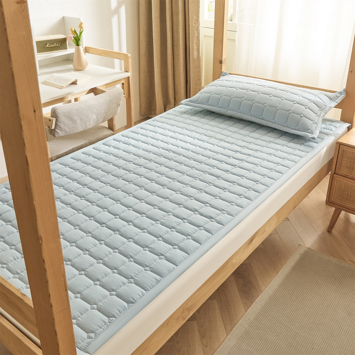 91家纺网 家纺一手货源 找家纺 恒爱家纺 2025新款学生季糯糯棉纯色床护垫 蓝