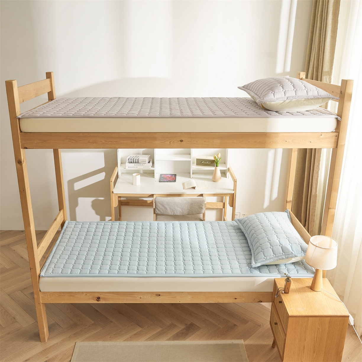 91家纺网 家纺一手货源 找家纺 恒爱家纺 2025新款学生季糯糯棉纯色床护垫 蓝