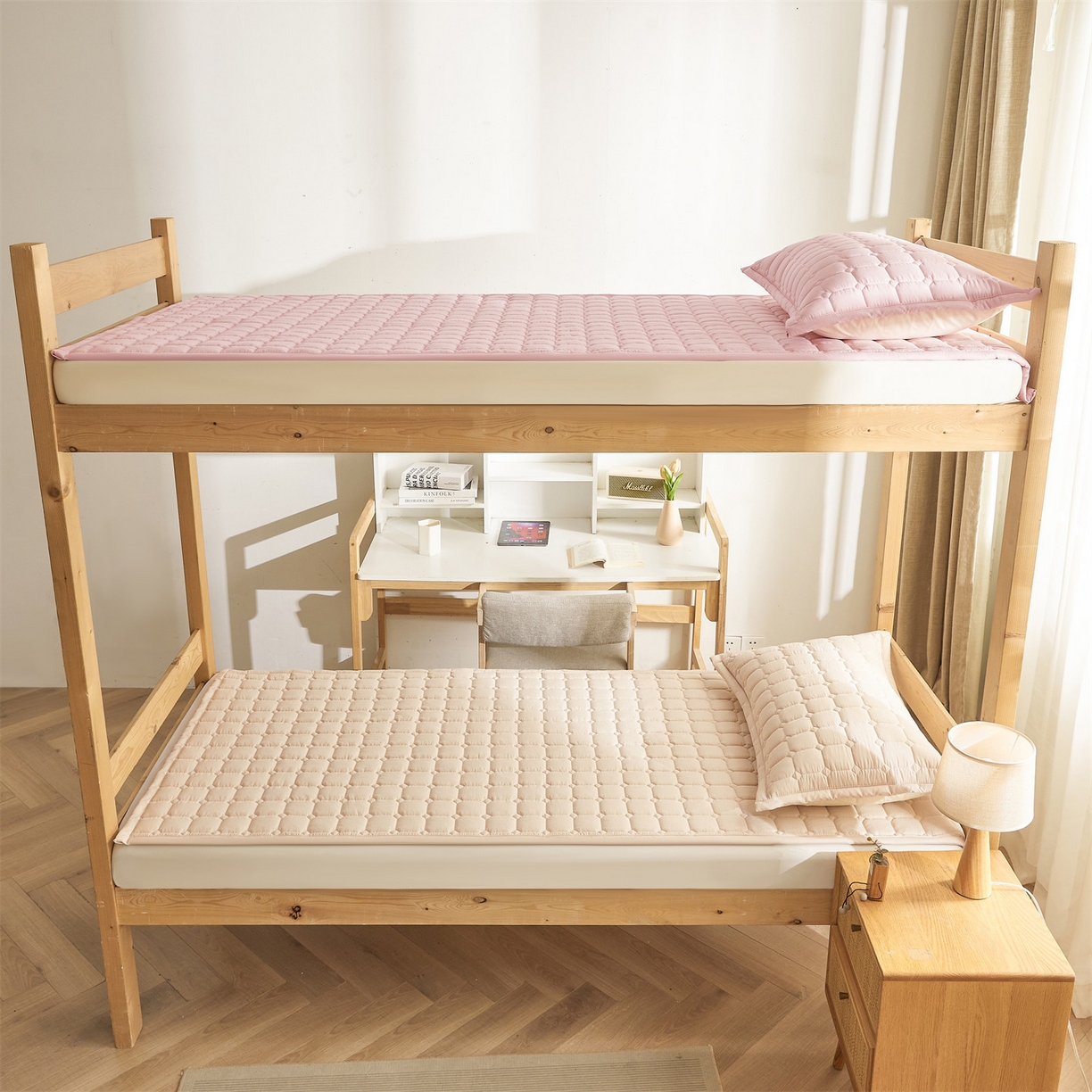 91家纺网 家纺一手货源 找家纺 恒爱家纺 2025新款学生季糯糯棉纯色床护垫 奶油咖