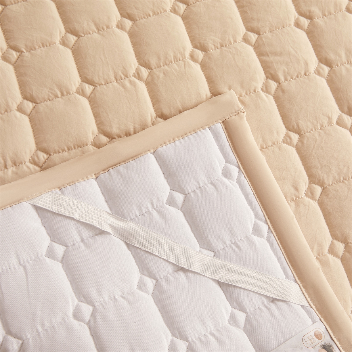 91家纺网 家纺一手货源 找家纺 恒爱家纺 2025新款学生季糯糯棉纯色床护垫 奶油咖