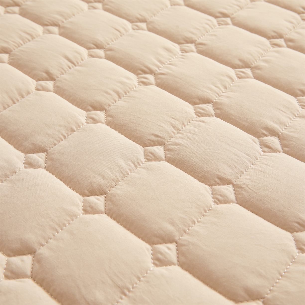 91家纺网 家纺一手货源 找家纺 恒爱家纺 2025新款学生季糯糯棉纯色床护垫 奶油咖