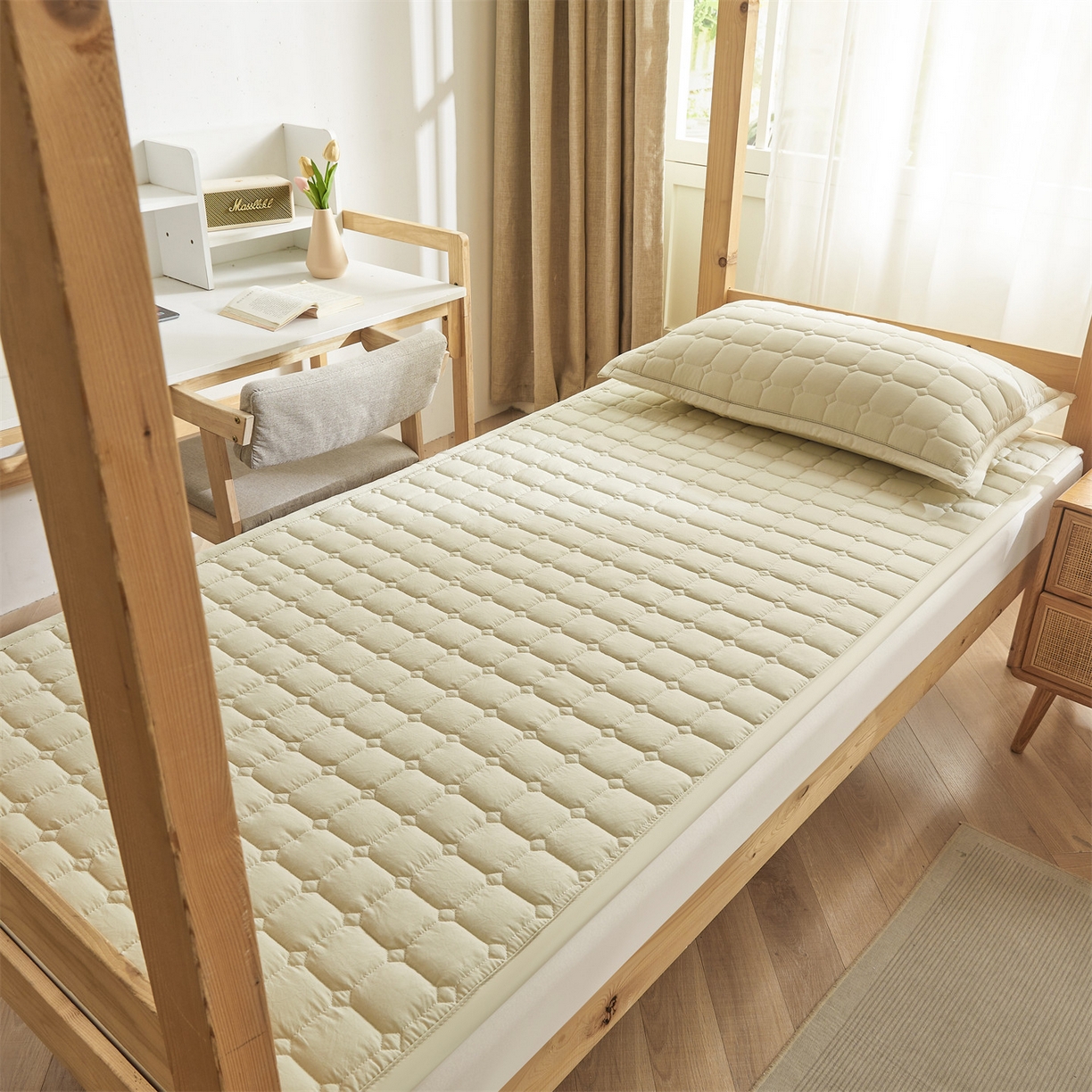 91家纺网 家纺一手货源 找家纺 恒爱家纺 2025新款学生季糯糯棉纯色床护垫 浅绿