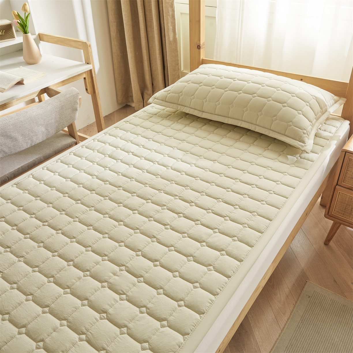 91家纺网 家纺一手货源 找家纺 恒爱家纺 2025新款学生季糯糯棉纯色床护垫 浅绿