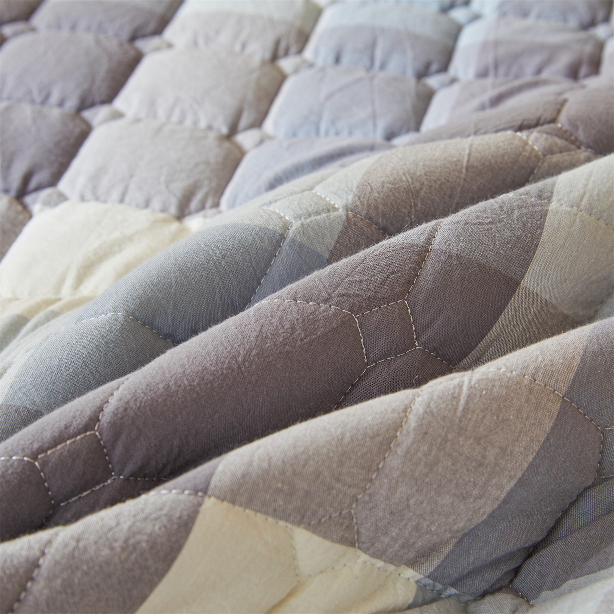 91家纺网 家纺一手货源 找家纺 （总）恒爱家纺 2025新款全棉印花格子床垫