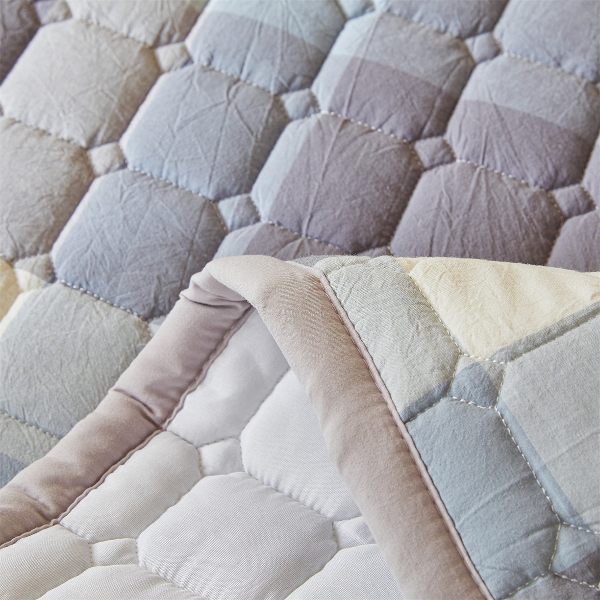 91家纺网 家纺一手货源 找家纺 （总）恒爱家纺 2025新款全棉印花格子床垫