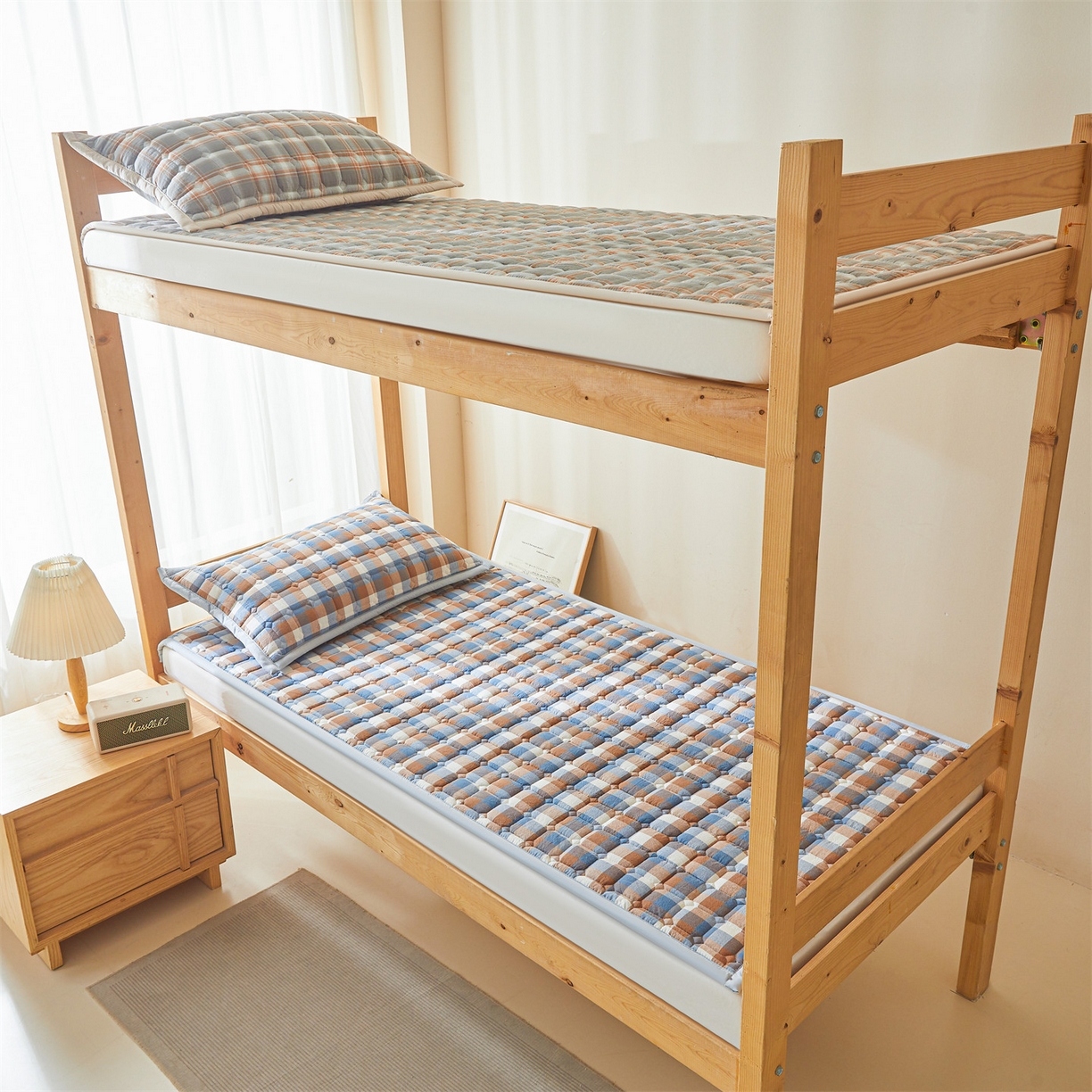 91家纺网 家纺一手货源 找家纺 恒爱家纺 2025新款全棉印花格子床垫 蓝咖格