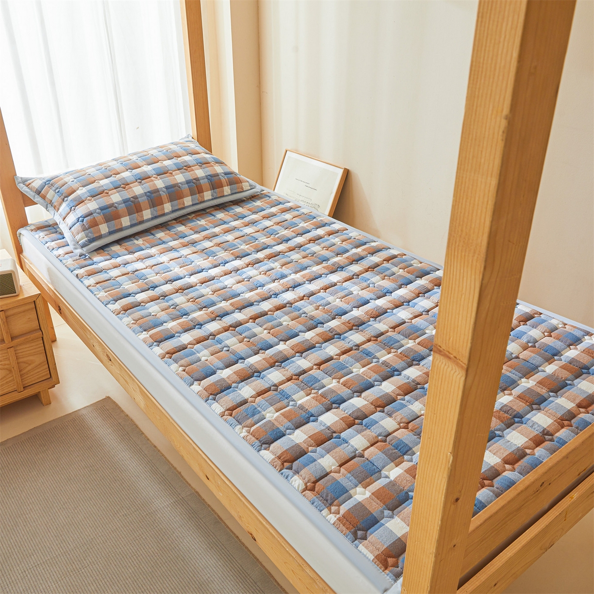 恒爱家纺 2025新款全棉印花格子床垫 蓝咖格