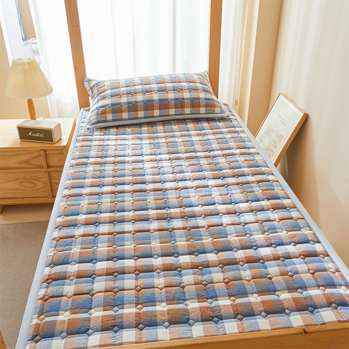 91家纺网 家纺一手货源 找家纺 恒爱家纺 2025新款全棉印花格子床垫 蓝咖格