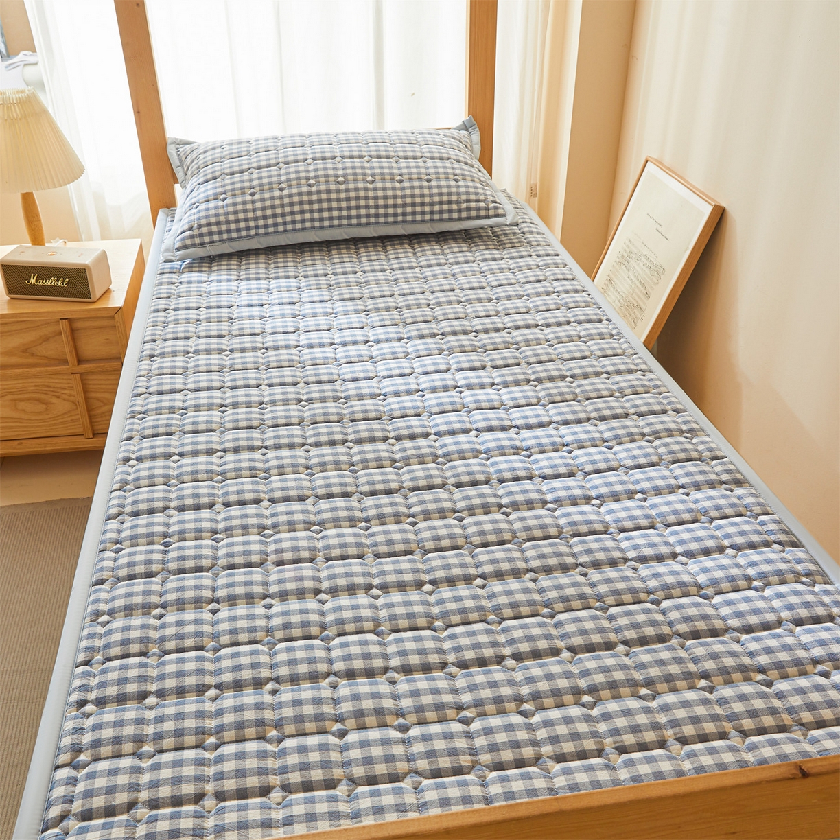 91家纺网 家纺一手货源 找家纺 恒爱家纺 2025新款全棉印花格子床垫 蓝小格