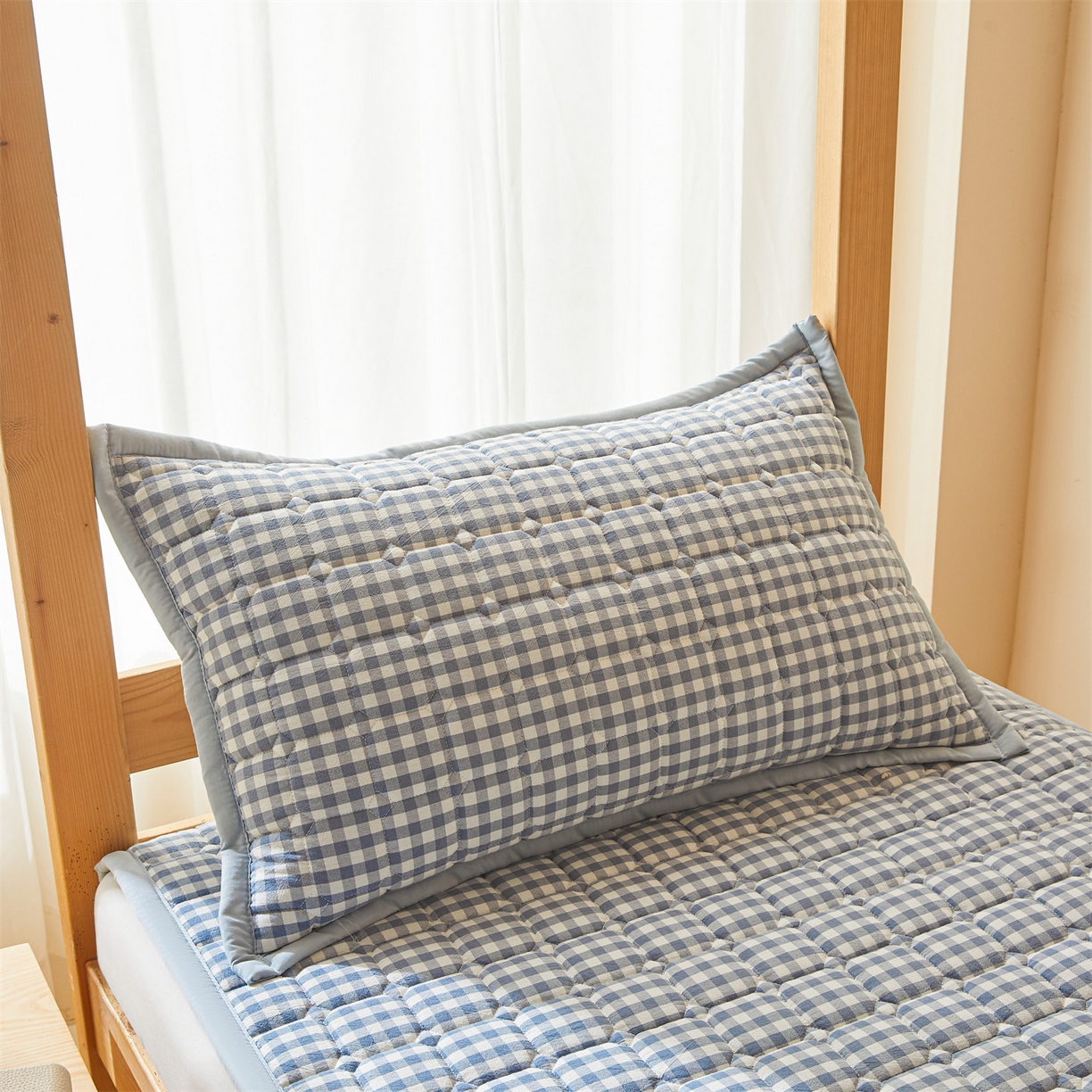 91家纺网 家纺一手货源 找家纺 恒爱家纺 2025新款全棉印花格子床垫 蓝小格