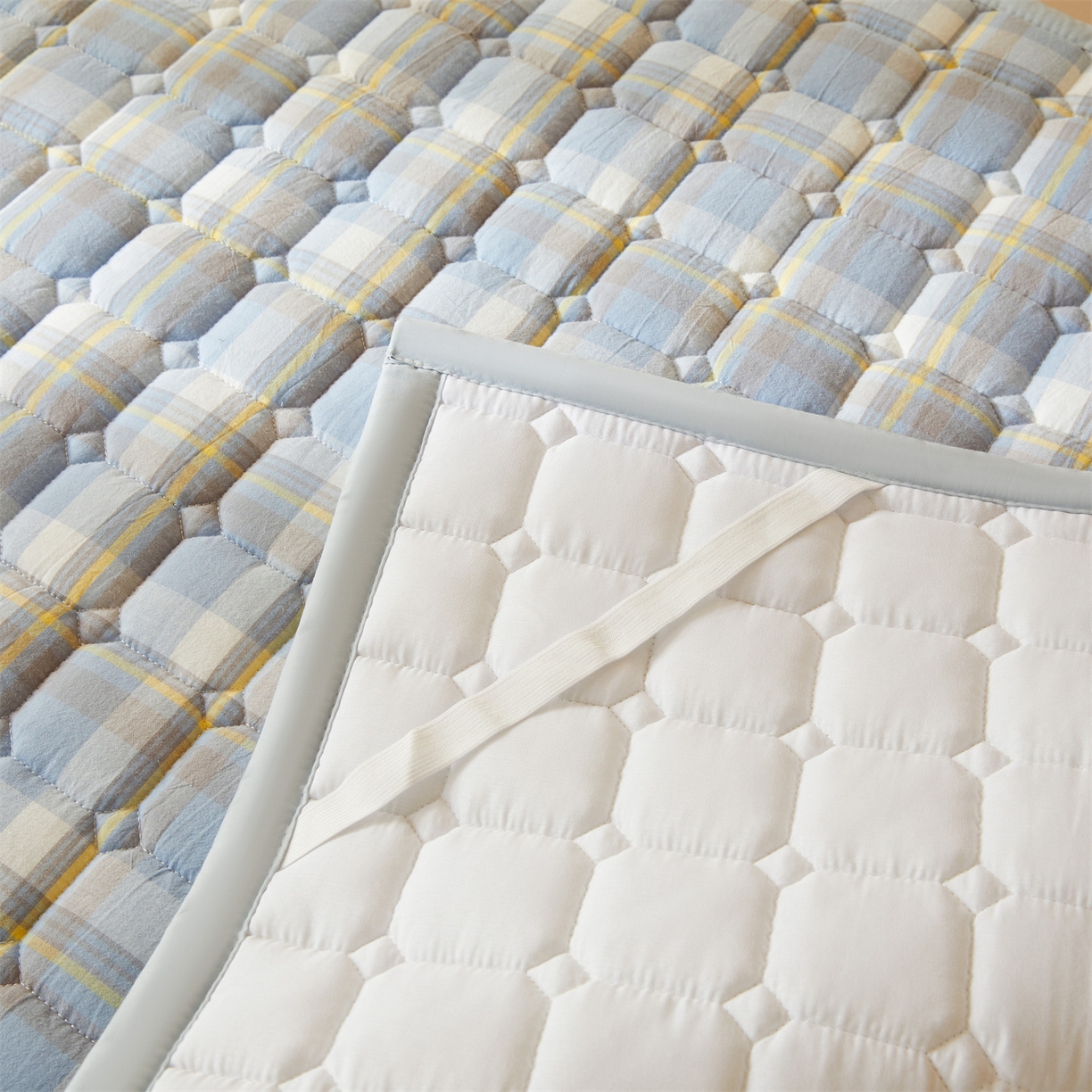 91家纺网 家纺一手货源 找家纺 恒爱家纺 2025新款全棉印花格子床垫 莫尼-蓝