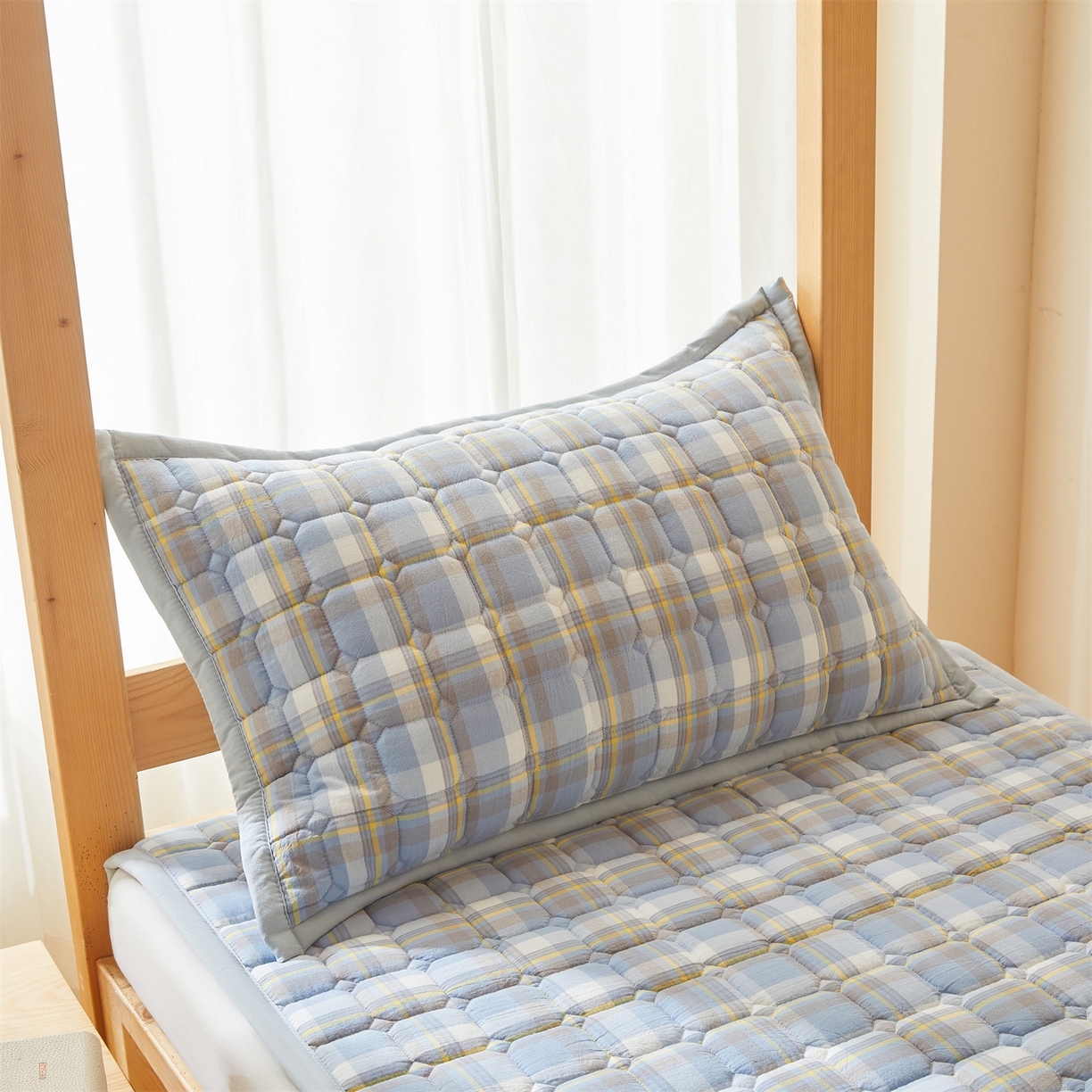 91家纺网 家纺一手货源 找家纺 恒爱家纺 2025新款全棉印花格子床垫 莫尼-蓝