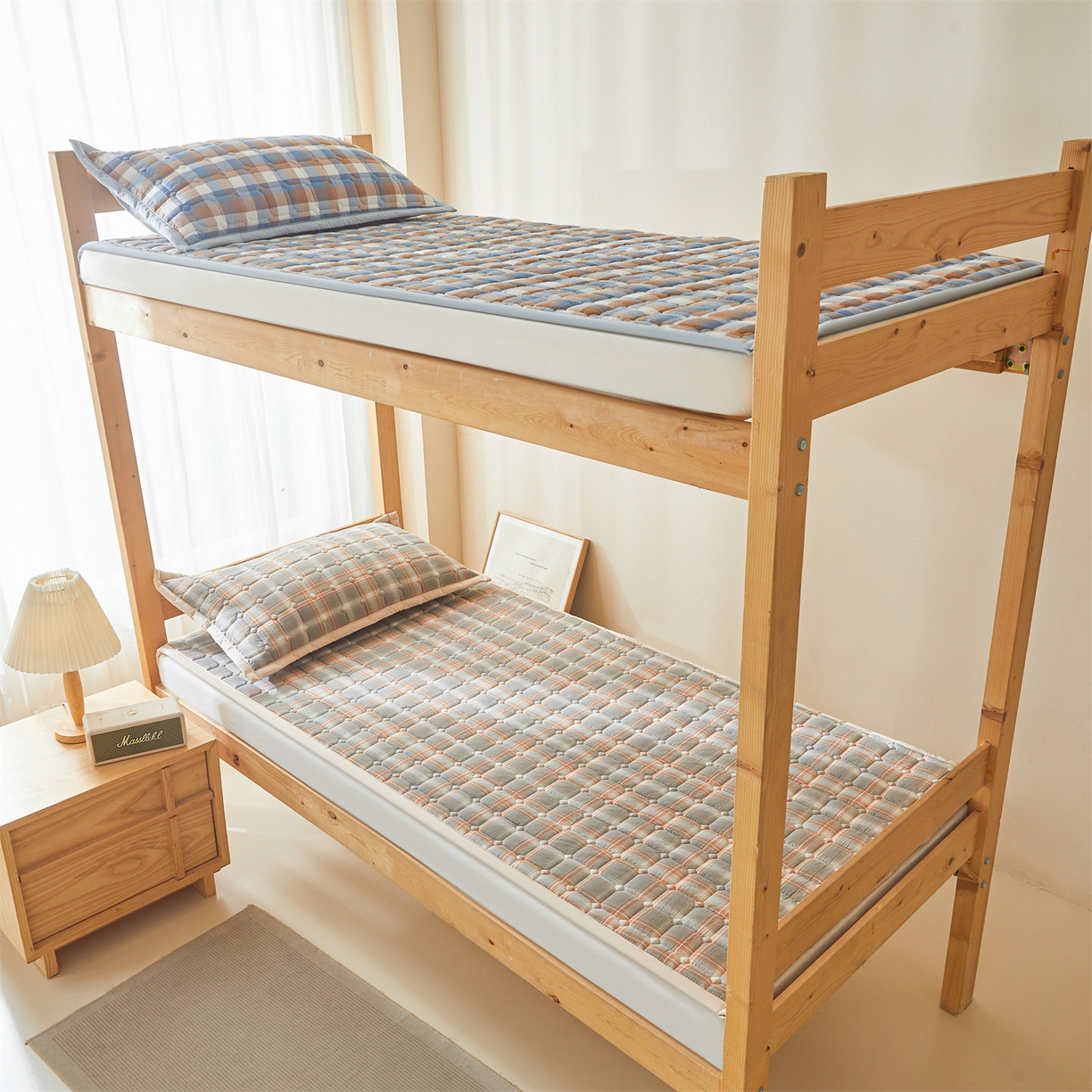 91家纺网 家纺一手货源 找家纺 恒爱家纺 2025新款全棉印花格子床垫 诺卡