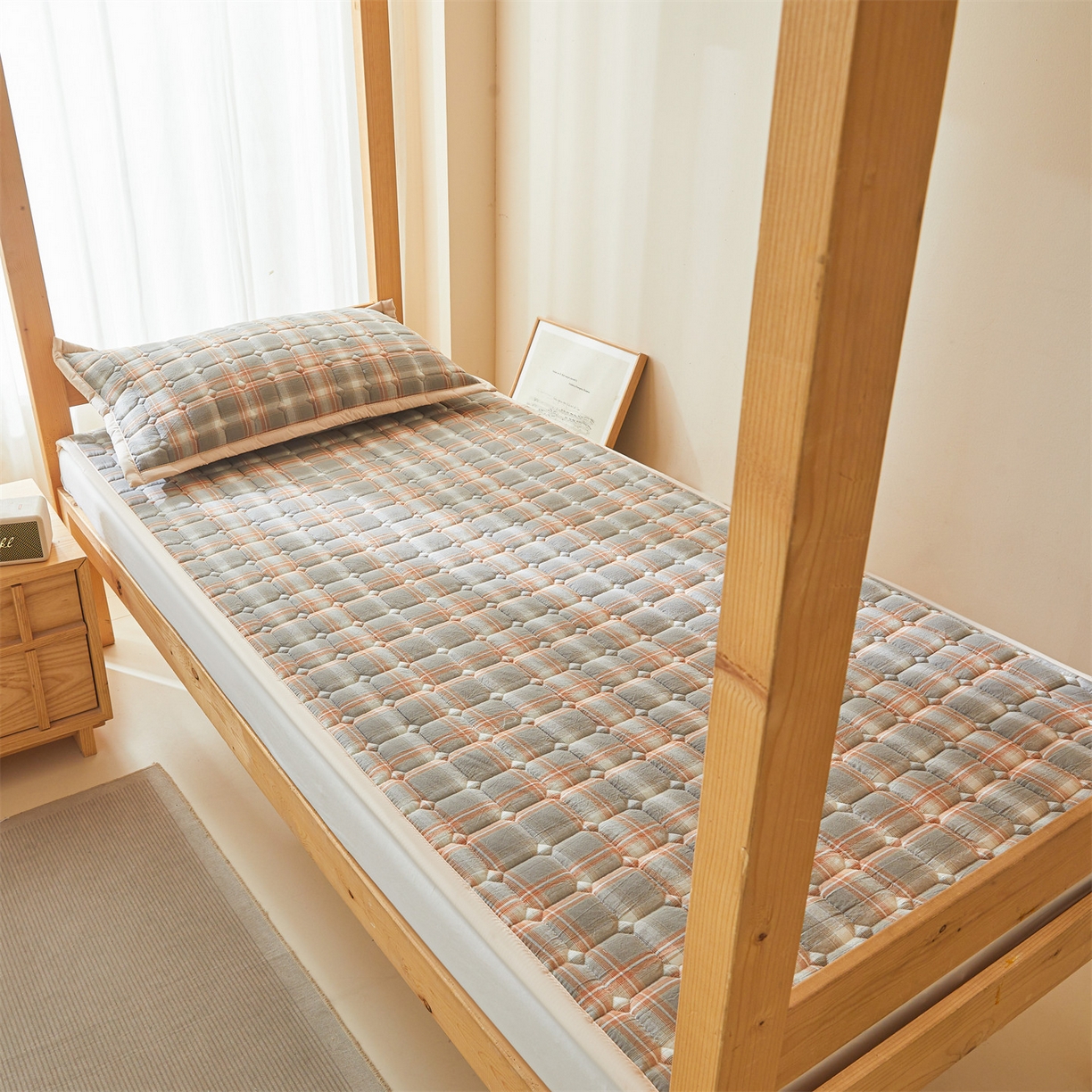 91家纺网 家纺一手货源 找家纺 恒爱家纺 2025新款全棉印花格子床垫 诺卡