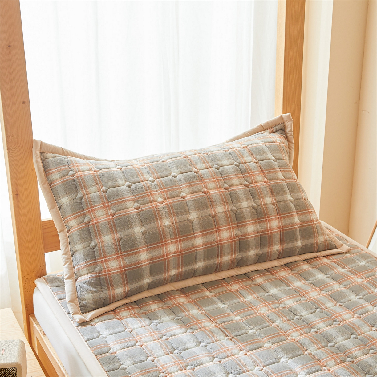 91家纺网 家纺一手货源 找家纺 恒爱家纺 2025新款全棉印花格子床垫 诺卡