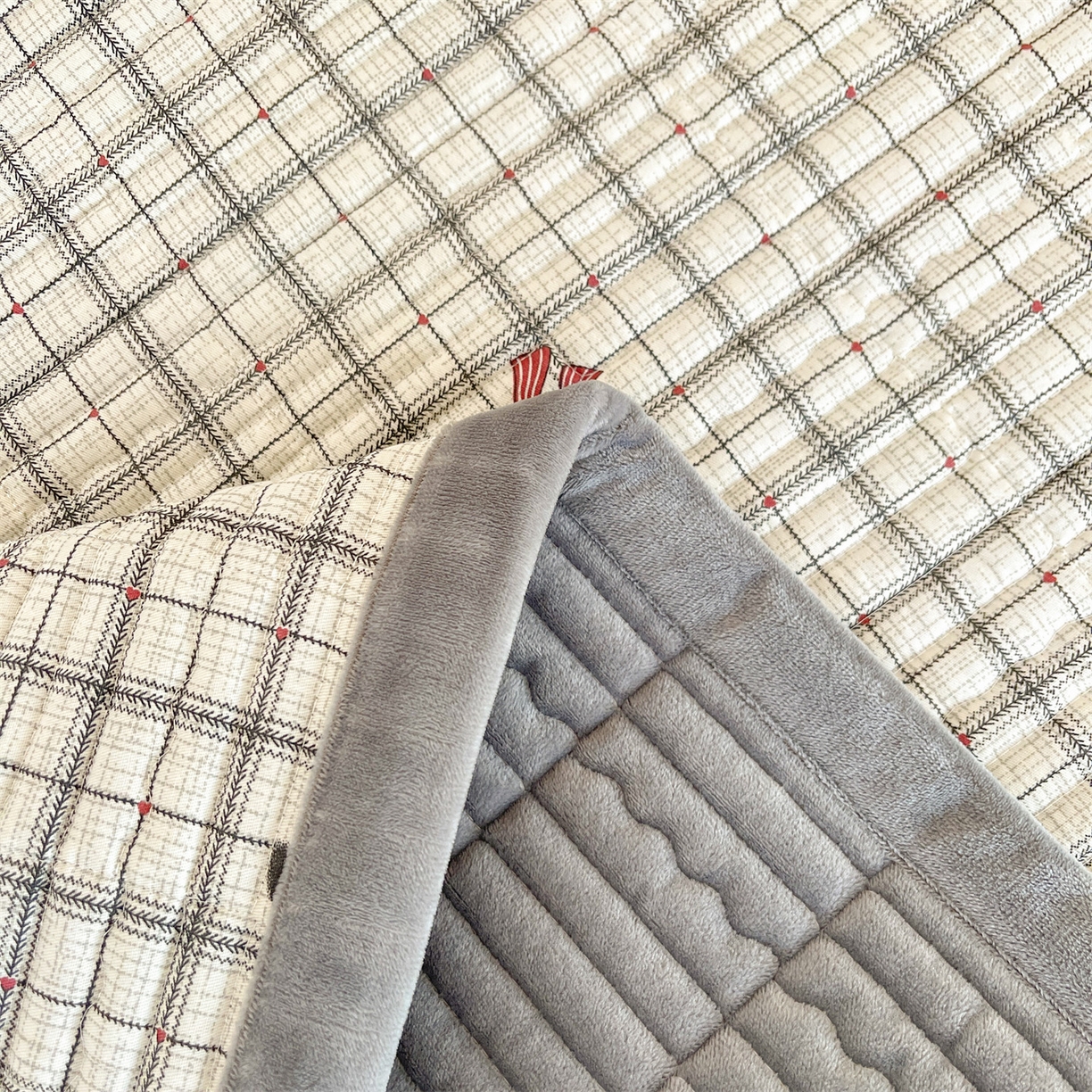 91家纺网 家纺一手货源 找家纺 （总）恒爱家纺 2025新款学生季全棉宝宝绒双面款床护垫