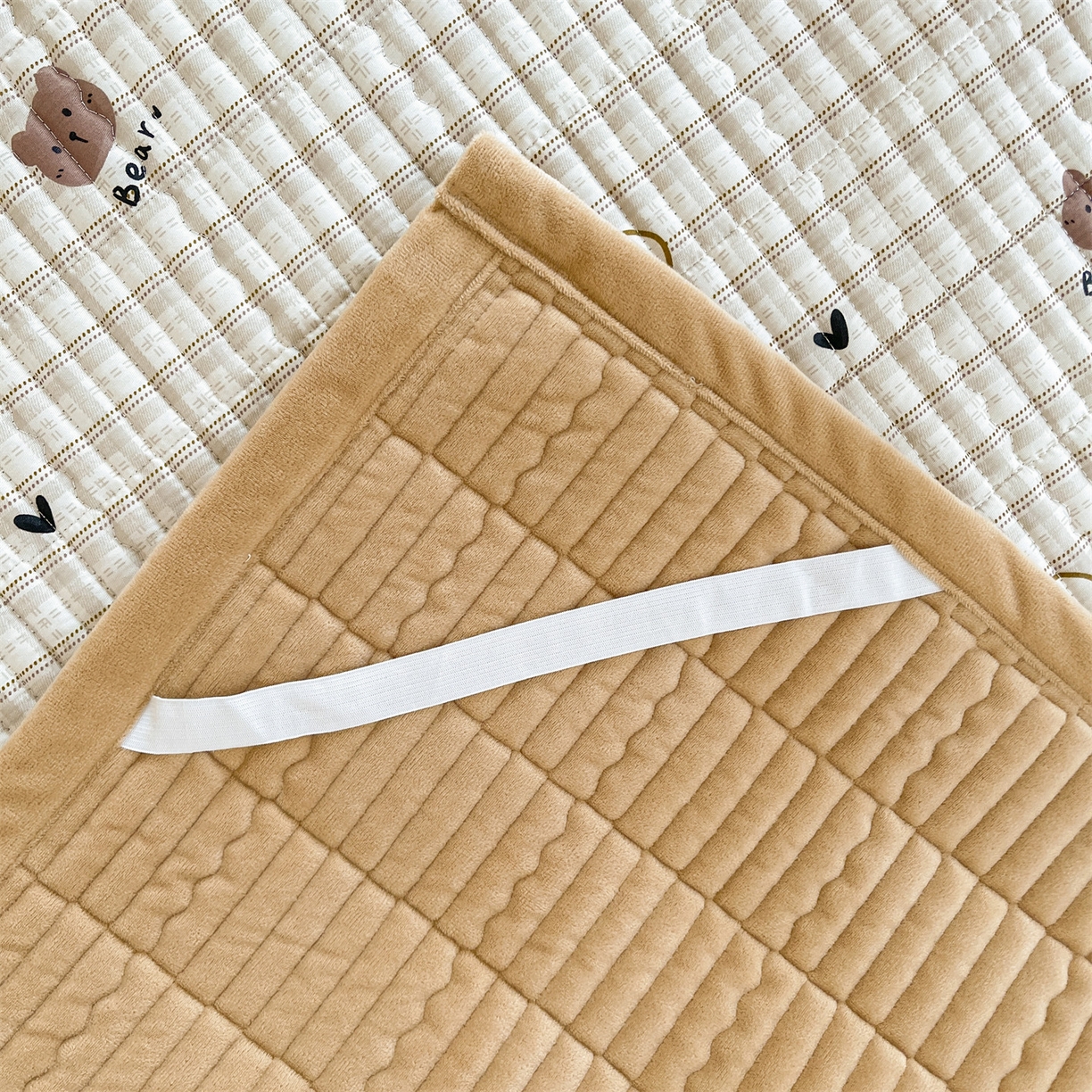 91家纺网 家纺一手货源 找家纺 恒爱家纺 2025新款学生季全棉宝宝绒双面款床护垫 安睡宝